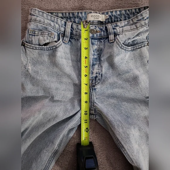 Hidden Distressed Jeans - Picture 4 of 7